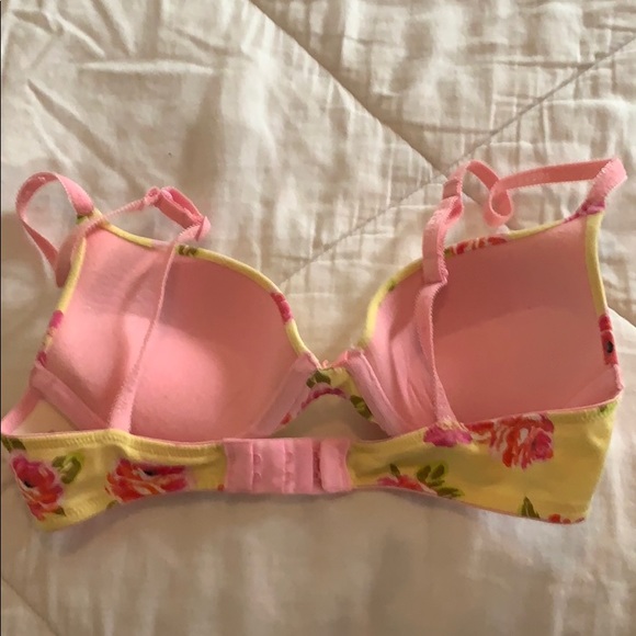 Victoria Secret flower 🌺 braw - Picture 2 of 3